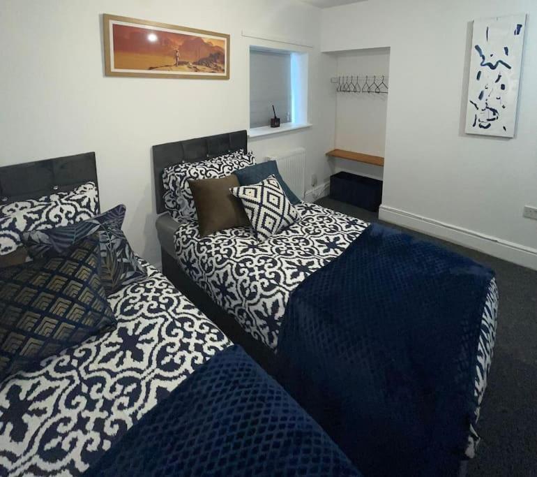 City Escape! Fishponds Apartment, Bristol, Sleeps Up To 4 Guests *